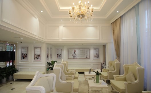 二、广州柏德口腔医院收费如何?分层合理,适合不同需求