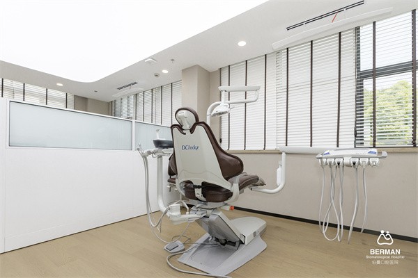 二、上海薇琳口腔医院地址电话:021-64888888