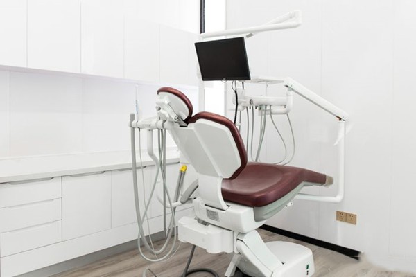 五、深圳同步齿科·同丰门诊（港隆城店）